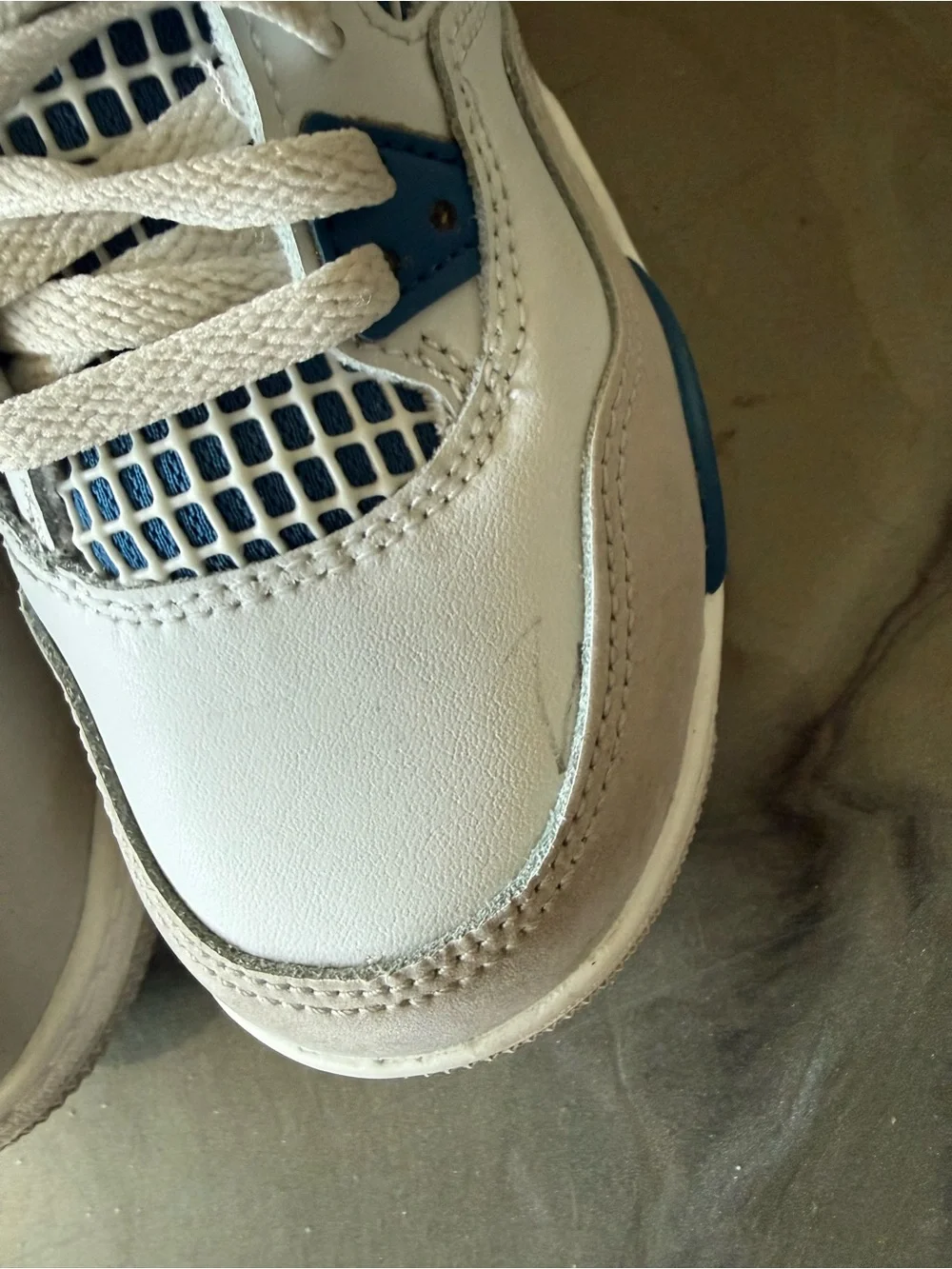 Air Jordan 4 Retro Military Blue